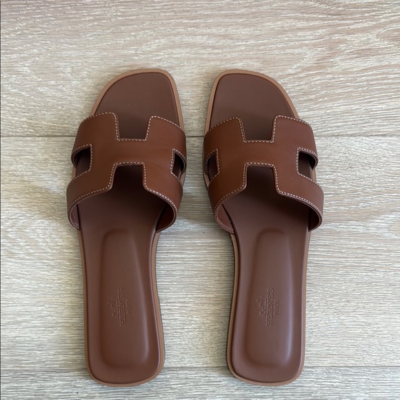 Hermes Brown Oran Sandals - Picture 6 of 13